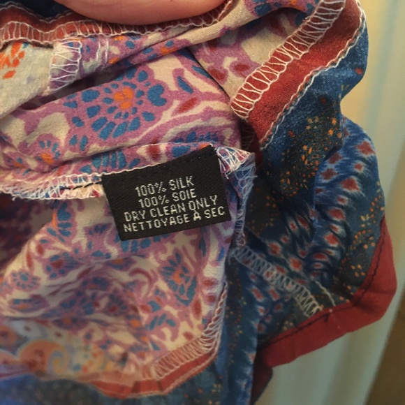 100% Silk tunic/ long shirt with multicolored floral patterns - Picture 3 of 5